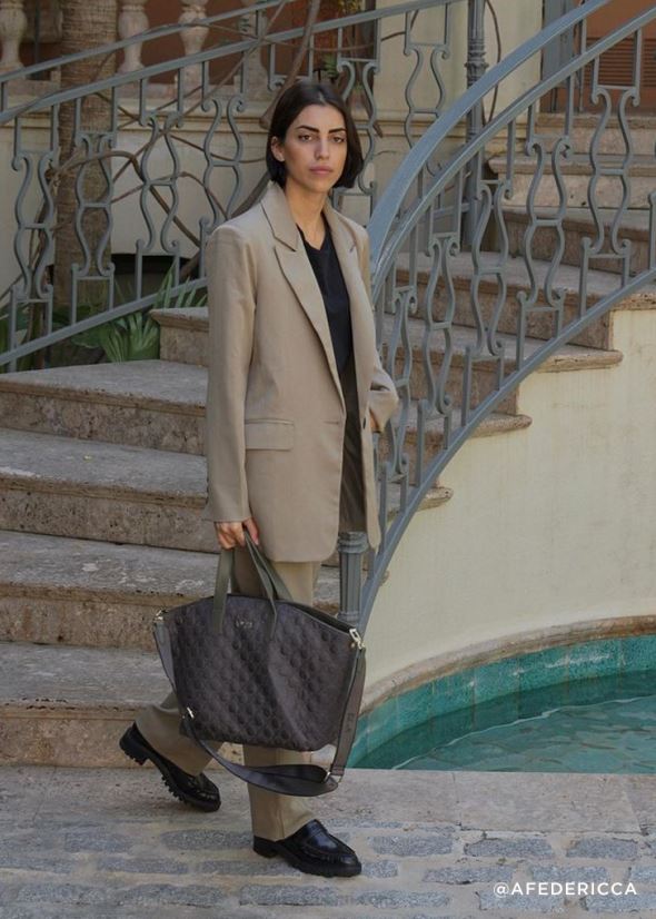 Senso allekirjoitukset tapasivat eebenpuuta 2866514